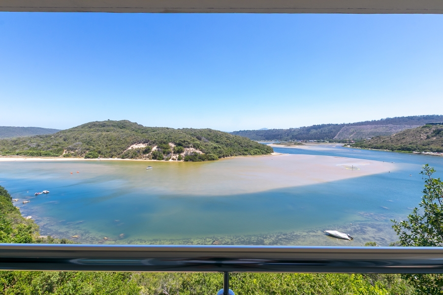 4 Bedroom Property for Sale in Kingfisher Creek Western Cape